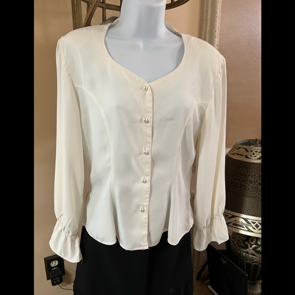 Vintage 2XS Fitted Off White Blouse with Pearl buttons M